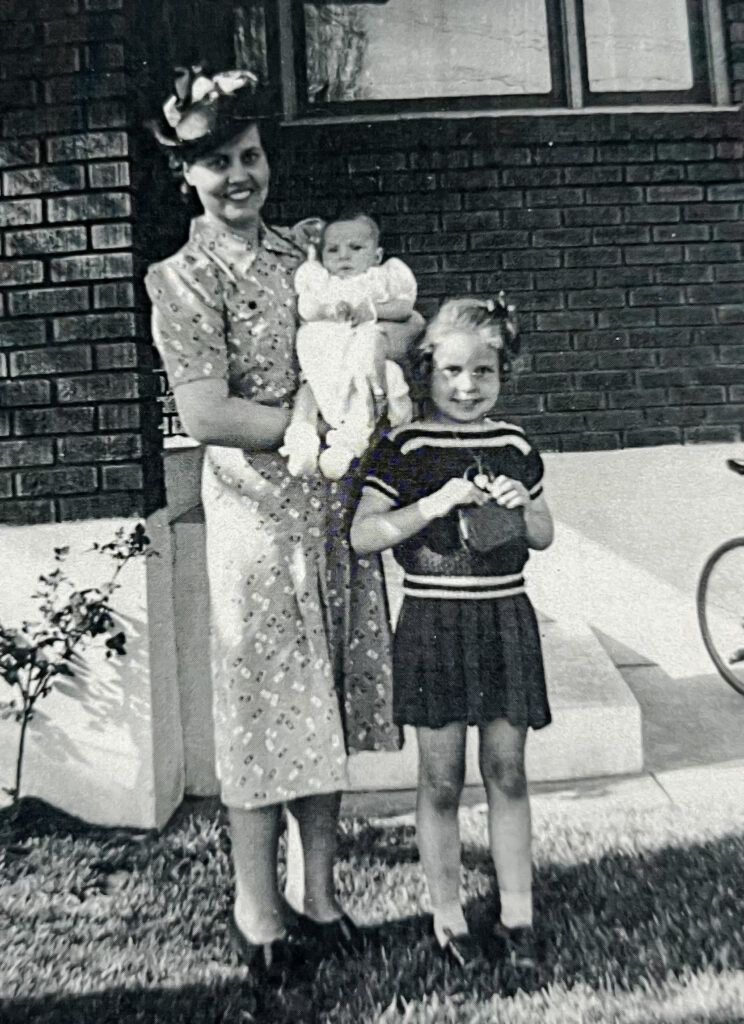 Daryl Hoole pictured with her mother & little sister